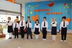 Jesienny koncert - występy uczniów w Przedszkolu "NUTKA".