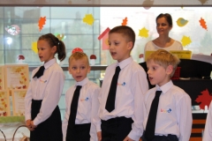 Jesienny koncert - występy uczniów w Przedszkolu "NUTKA".